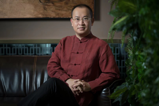 启恒配资 为国学传统正名，李爽开启国学文化的品牌之路