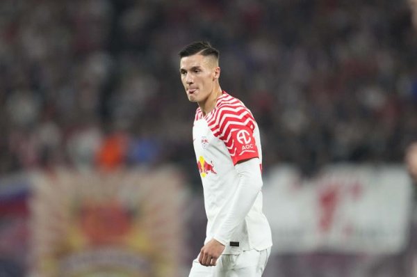 易策略 法尔克：曼联关注莱比锡前锋塞斯科，7000万欧报价可开启谈判